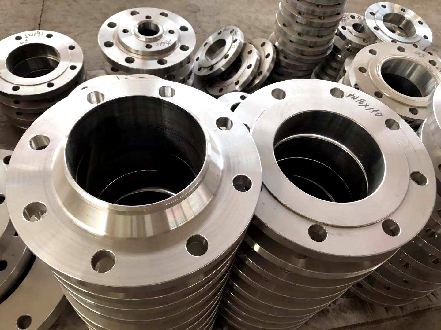 法蘭全焊接球閥密封面的型式是什么？