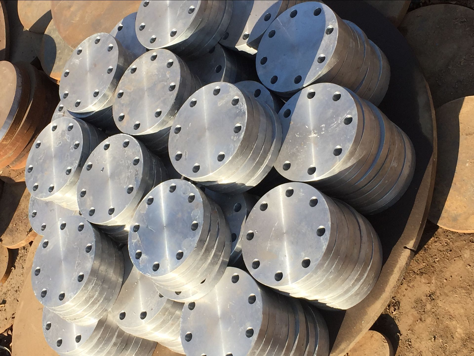 盲板、法蘭蓋、盲法蘭是不是一種產(chǎn)品