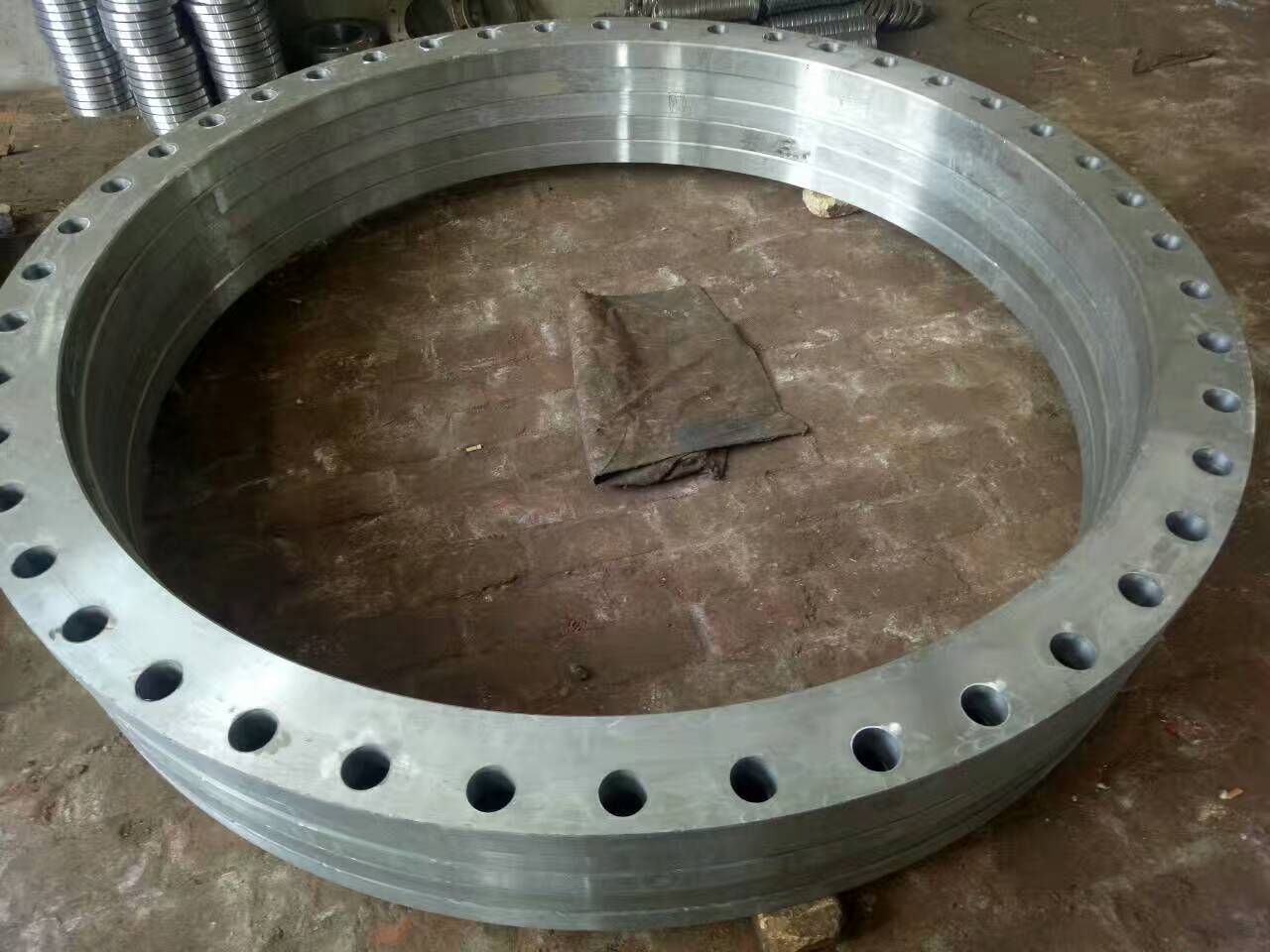 怎樣區(qū)別鑄和鍛打法蘭；